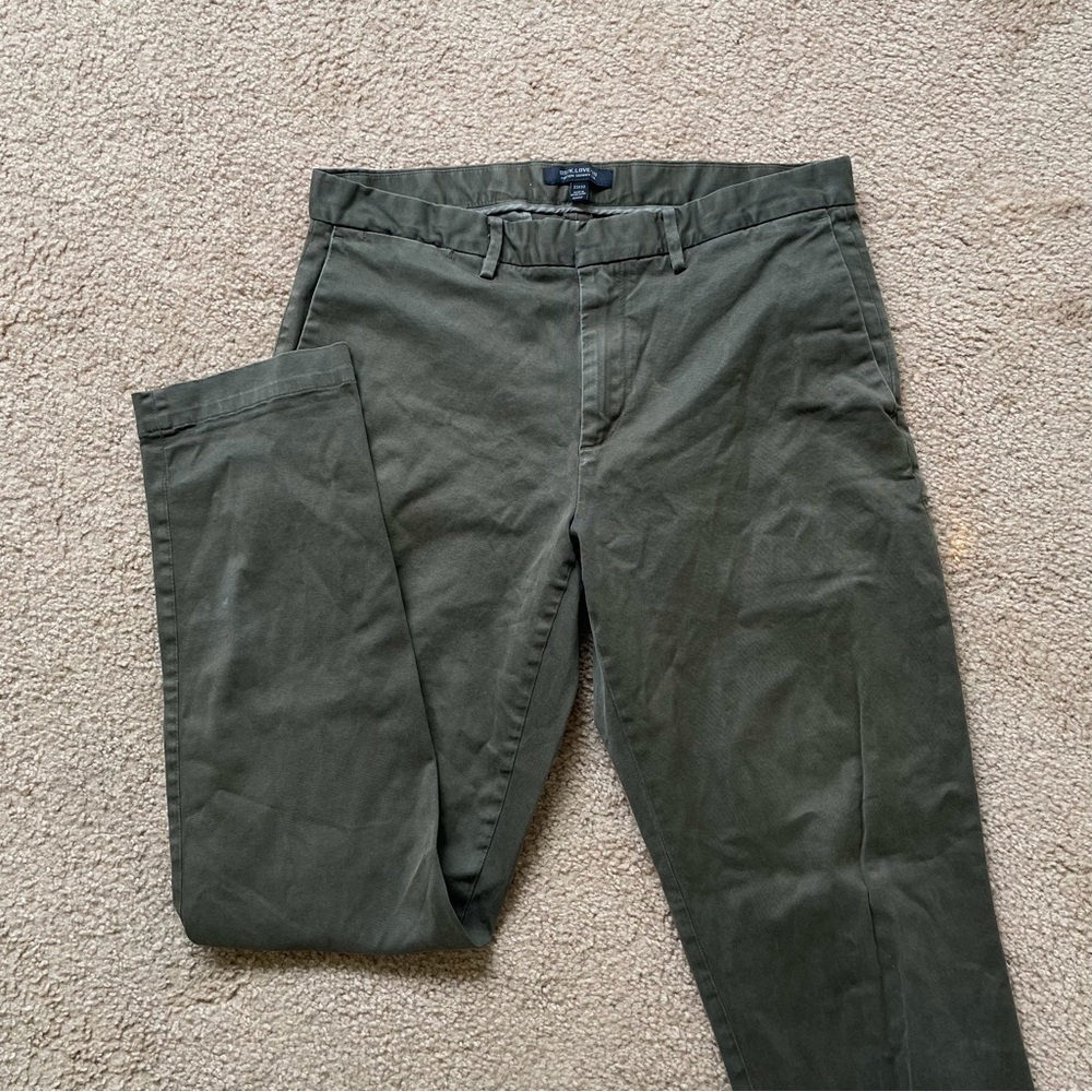 kevin love green pants